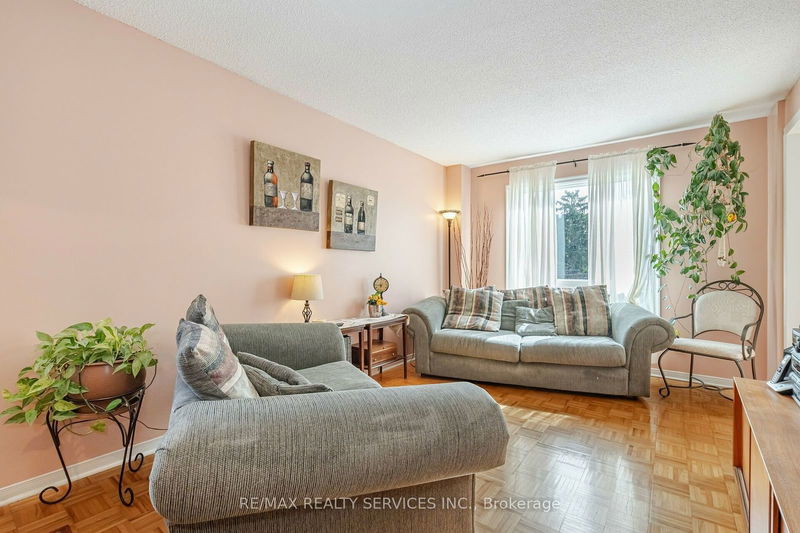 198 Martindale Cres  Brampton, L6X 2V2 | Image 5