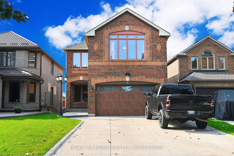 8 Cedarview Crt  Brampton, L6Z 4T2 | Image 1