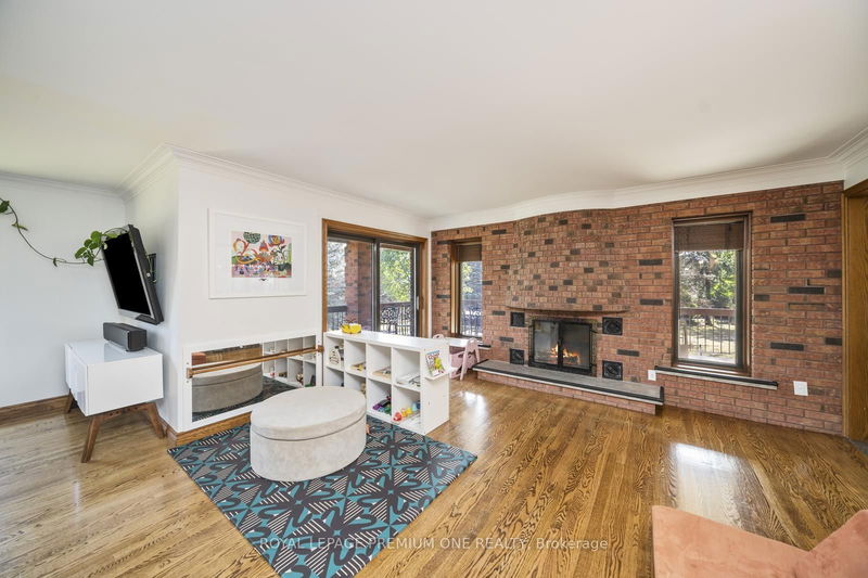 8 Beamish Crt  Brampton, L6P 0X8 | Image 10