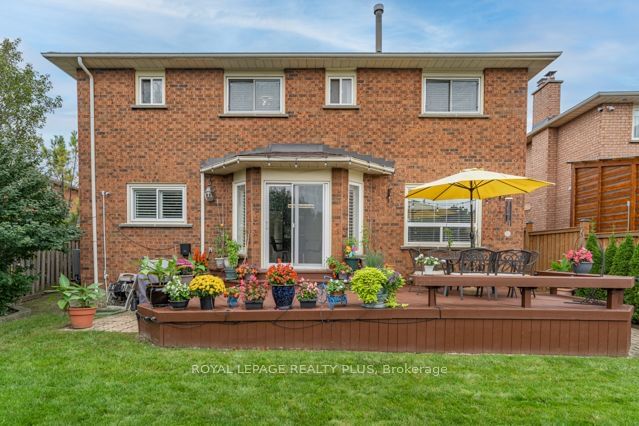 4252 Starlight Cres  Mississauga, L4W 4R2 | Image 38