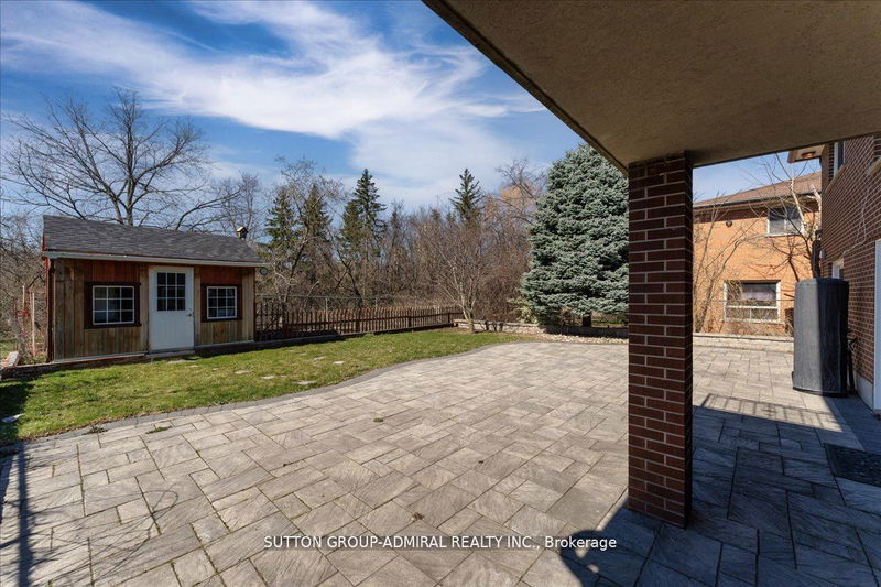 241 Derrydown Rd  Toronto, M3J 1S2 | Image 36