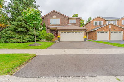 8 Lombardy Cres  Brampton, L6S 4L8 | Image 1