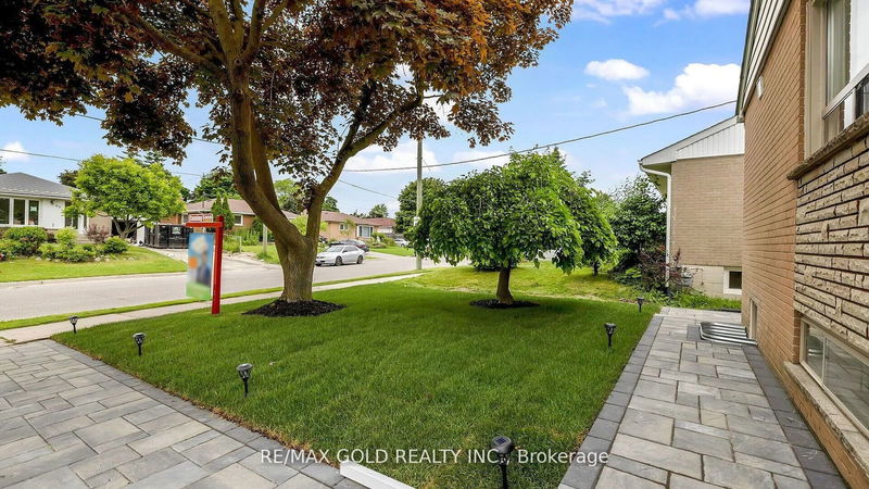 93 Cornwall Rd  Brampton, L6W 1N7 | Image 3