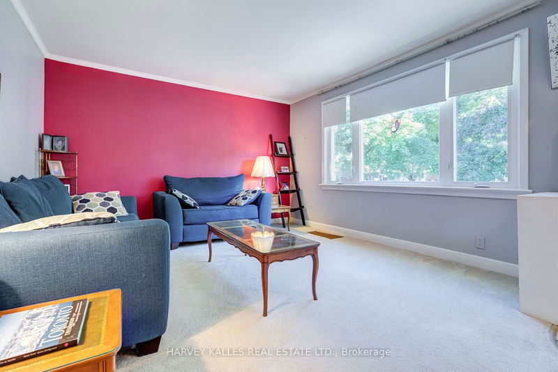 108 Edgecroft Rd  Toronto, M8Z 2C3 | Image 4