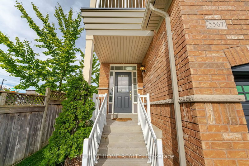 5567 Bonnie St  Mississauga, L5M 0N7 | Image 3