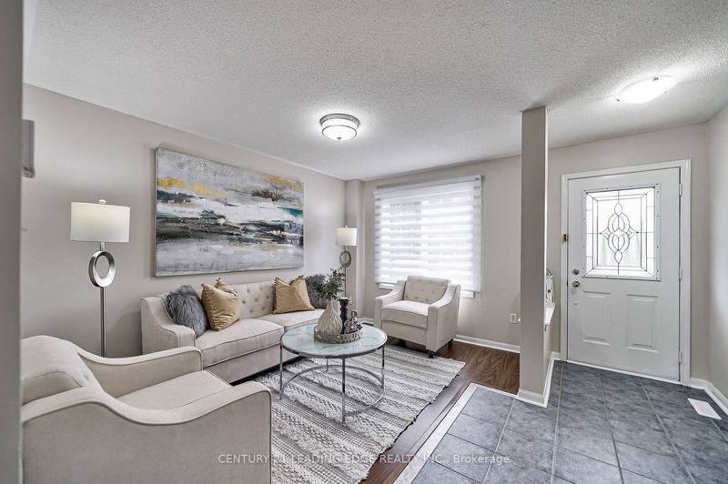 64 Tianalee Cres  Brampton, L7A 2X2 | Image 2