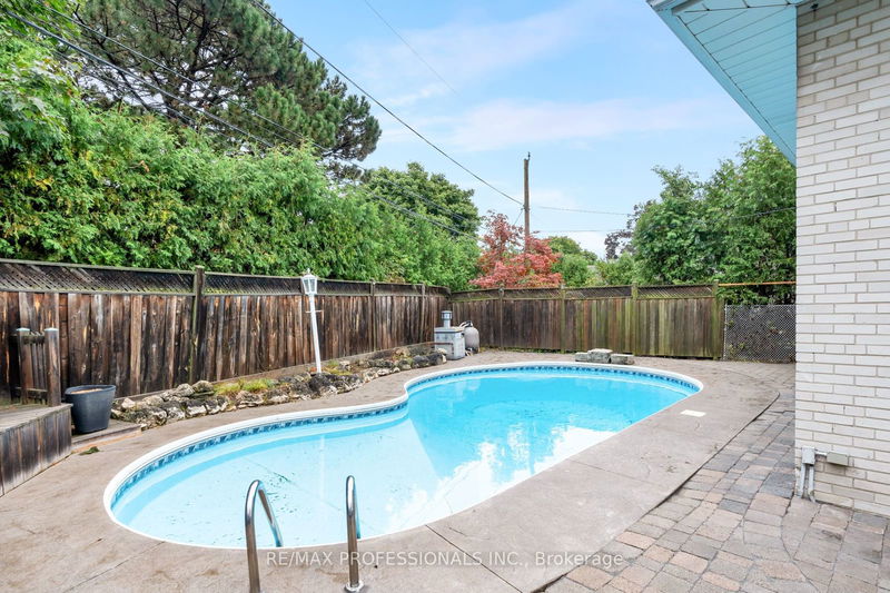 9 Conifer Dr  Toronto, M9C 1X3 | Image 37