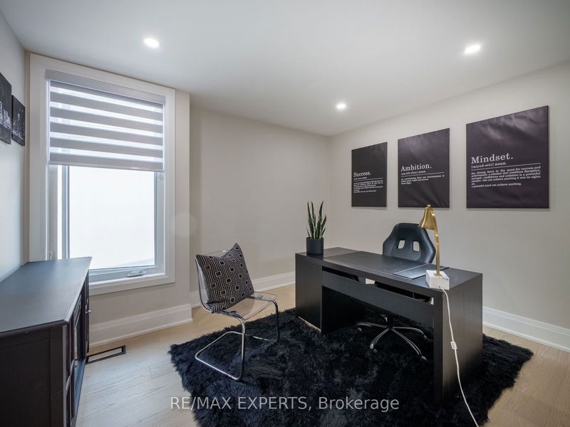 1042 Enola Ave  Mississauga, L5G 4A9 | Image 26