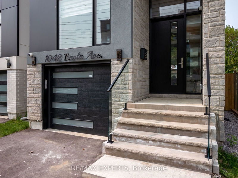 1042 Enola Ave  Mississauga, L5G 4A9 | Image 4