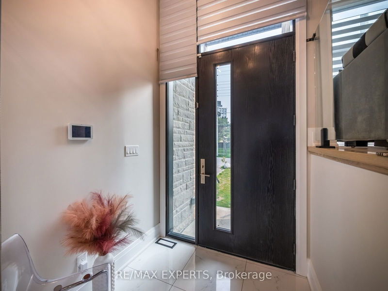 1042 Enola Ave  Mississauga, L5G 4A9 | Image 5