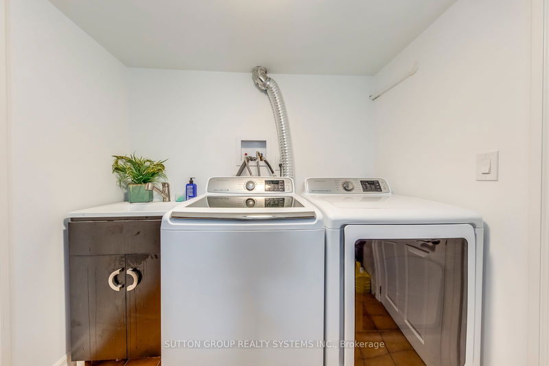 76 Athol Ave  Toronto, M8Z 2A8 | Image 32