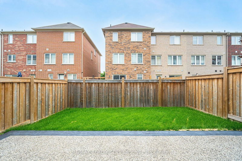 47 Baycliffe Cres  Brampton, L7A 3Z3 | Image 33