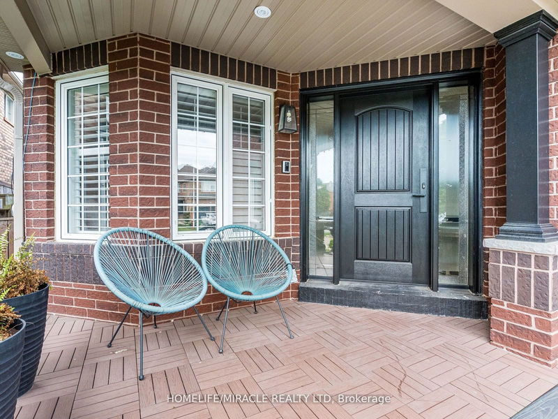 20 Barnes Crt  Brampton, L7A 1J1 | Image 5