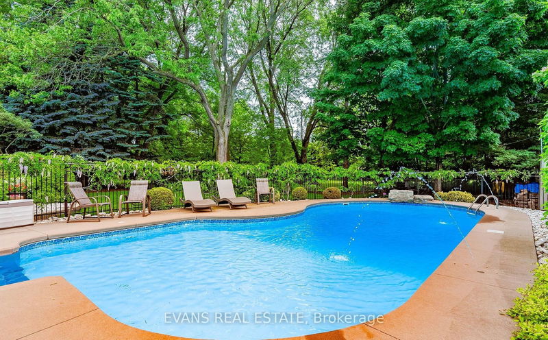 249 Vance Dr  Oakville, L6L 3K9 | Image 2