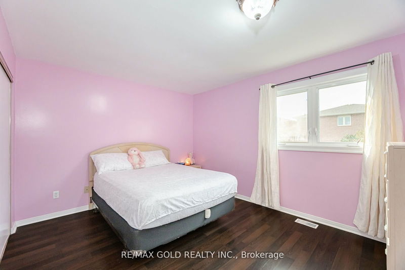 8 Murdoch Dr  Brampton, L6X 3Y2 | Image 18