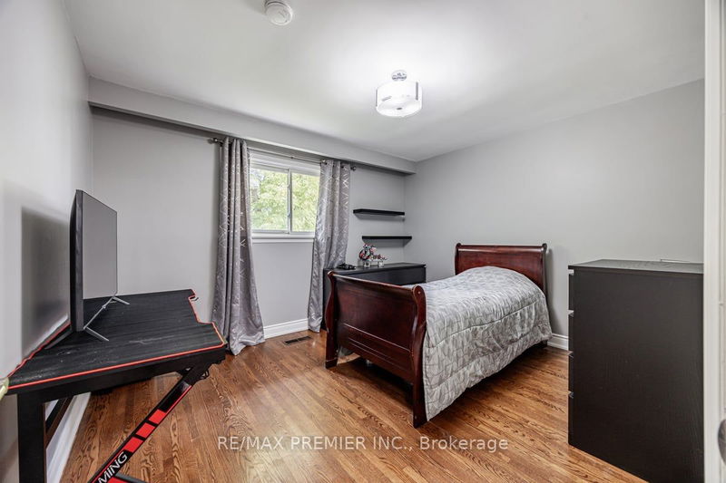 32 Lorene Dr  Toronto, M9B 1Y4 | Image 16