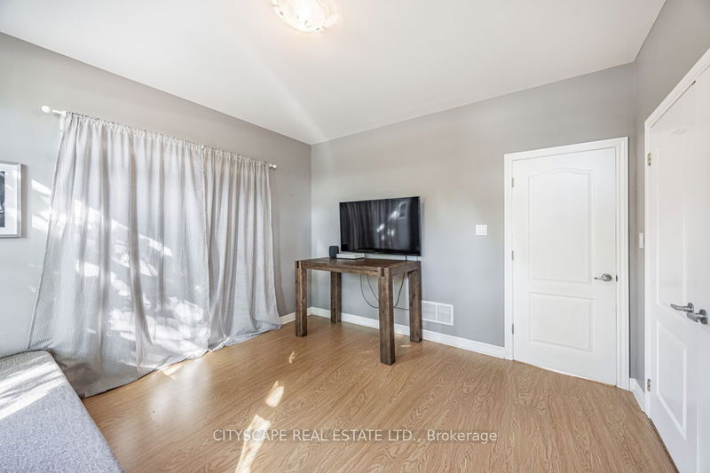 58 Resurrection Rd  Toronto, M9A 5H1 | Image 21