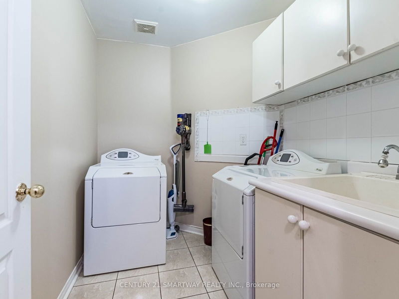 3 Belinda Dr  Brampton, L7A 2W7 | Image 36