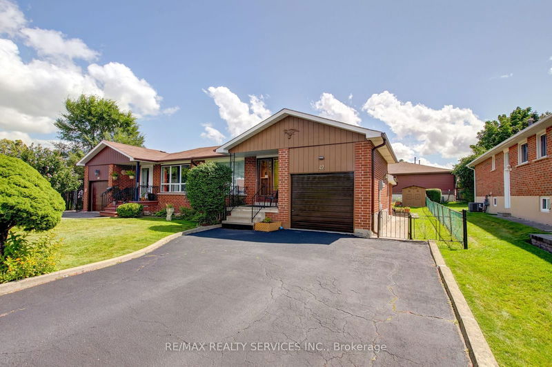 42 Mallard Cres  Brampton, L6S 2T6 | Image 2