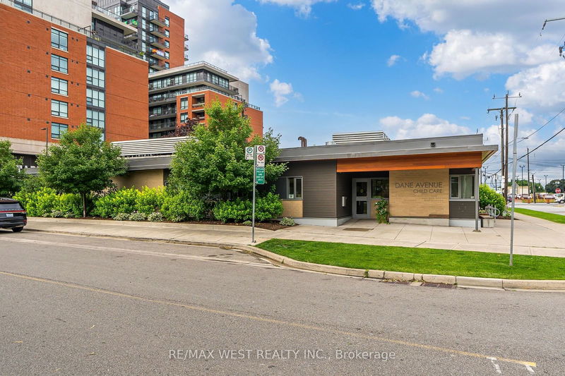  803 - 830 Lawrence Ave  Toronto, M6A 1C3 | Image 3