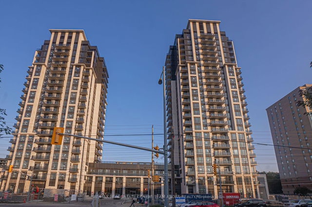 903 - 202 Burnhamthorpe Road E