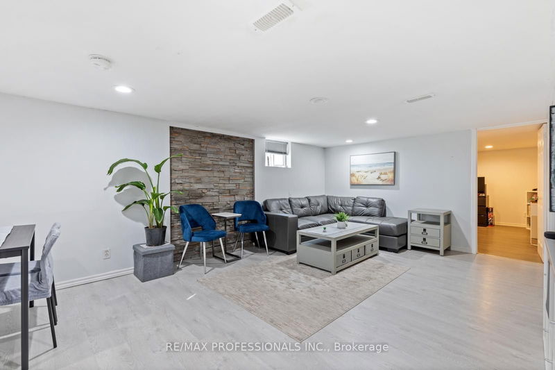 17 Delma Dr  Toronto, M8W 4N3 | Image 22