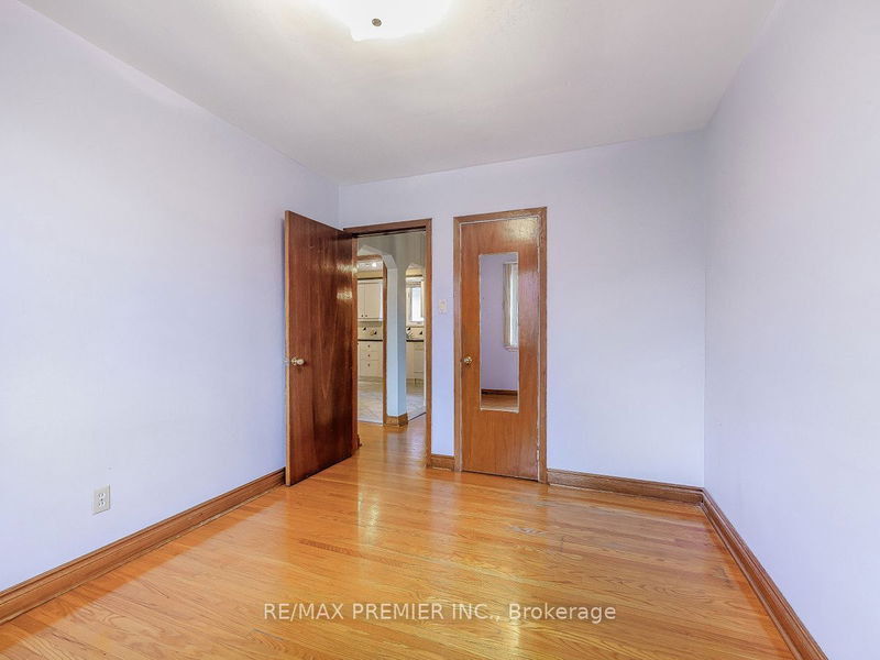 25 Letchworth Cres  Toronto, M3M 1Y7 | Image 15