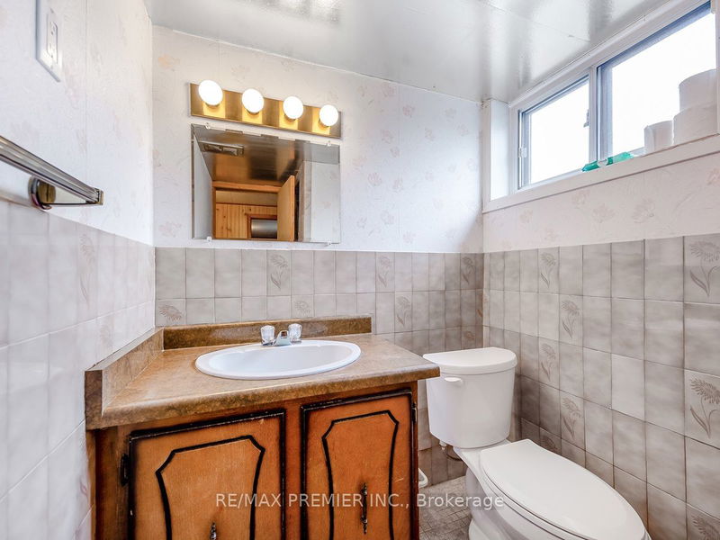 25 Letchworth Cres  Toronto, M3M 1Y7 | Image 30