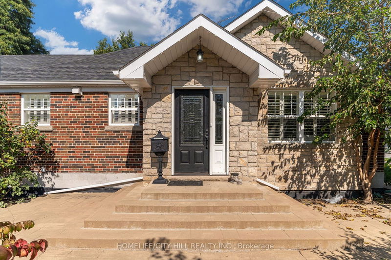 44 Parkchester Rd  Toronto, M6M 2S2 | Image 1