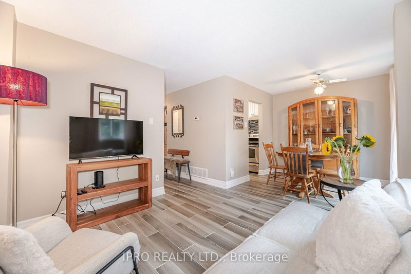 39 Lakecrest Tr  Brampton, L6Z 1S3 | Image 15