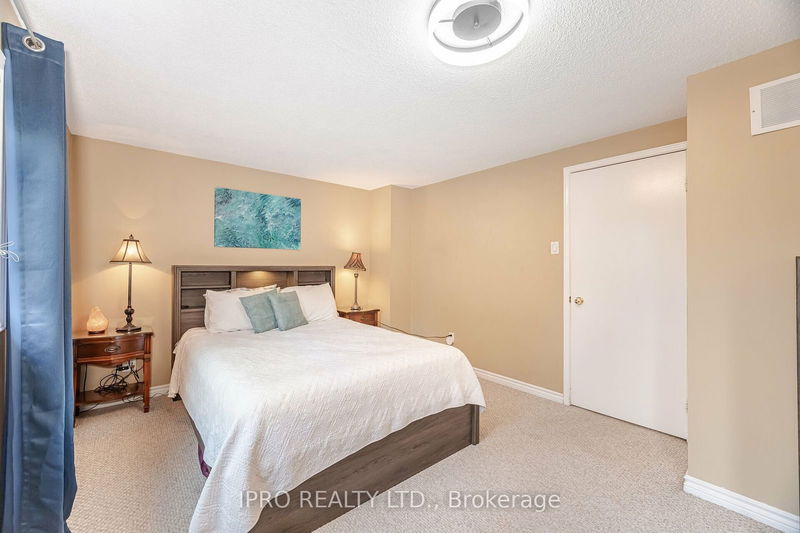 39 Lakecrest Tr  Brampton, L6Z 1S3 | Image 26