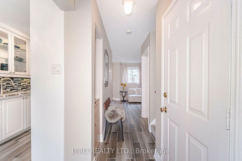 39 Lakecrest Tr  Brampton, L6Z 1S3 | Image 6