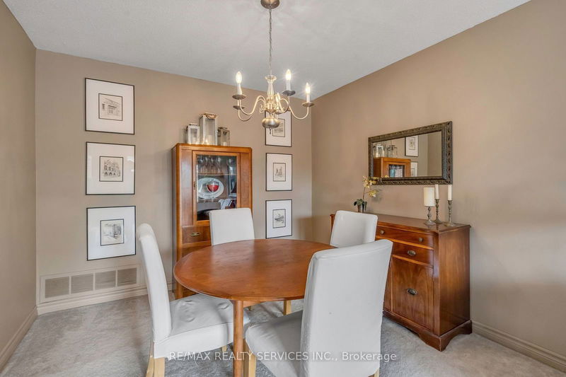 17 Newlyn Cres  Brampton, L6V 3A9 | Image 10