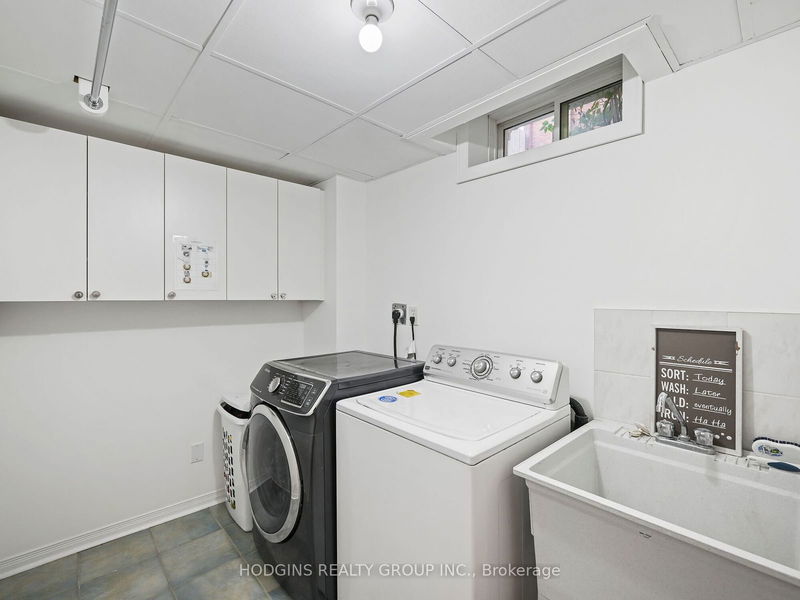 887 Mays Cres W Mississauga, L5V 2J1 | Image 32