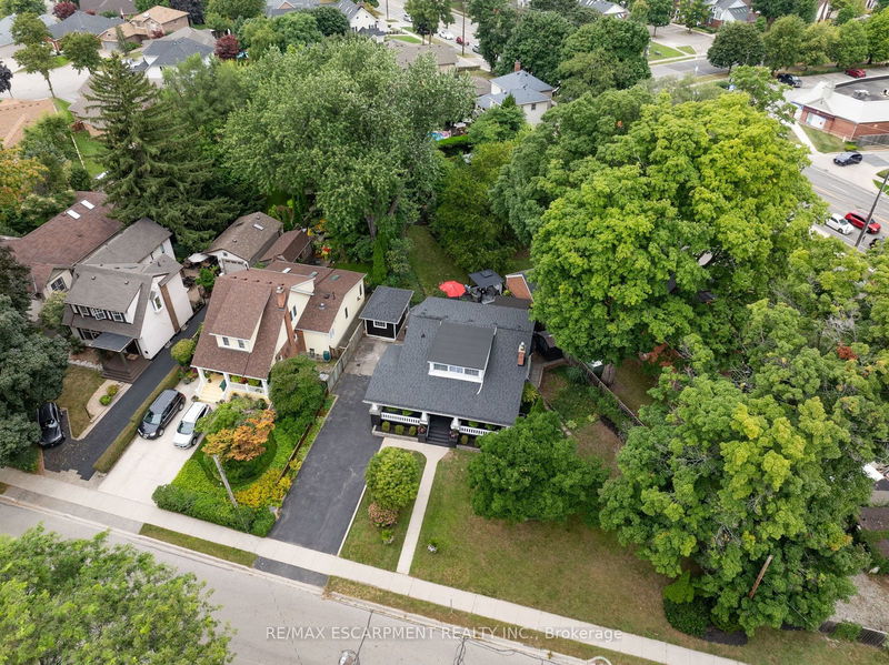 1227 Lockhart Rd  Burlington, L7R 1G8 | Image 36