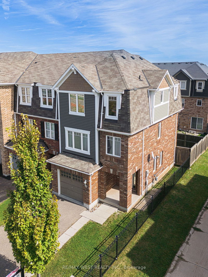 25 Ashen Tree Lane  Brampton, L7A 0T1 | Image 2