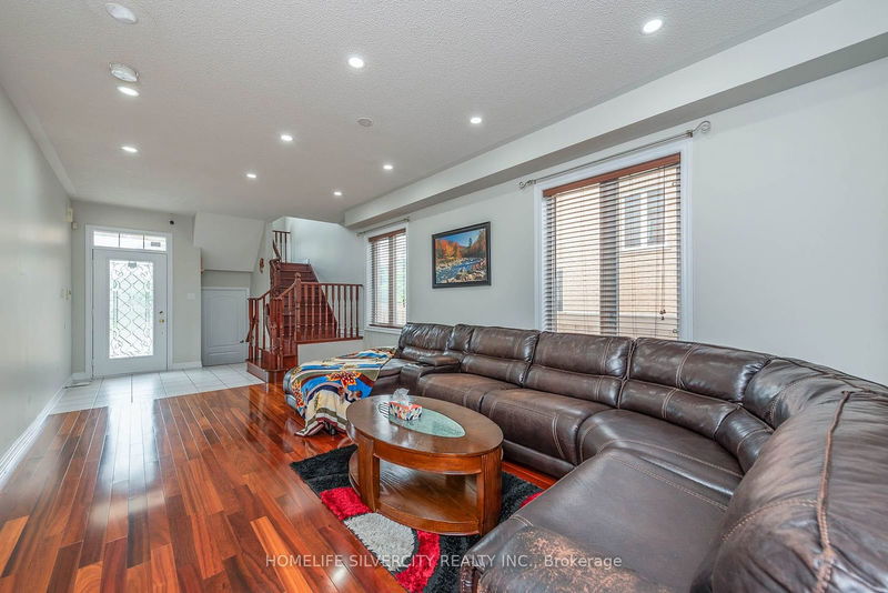 50 Begonia Cres  Brampton, L7A 0M6 | Image 7