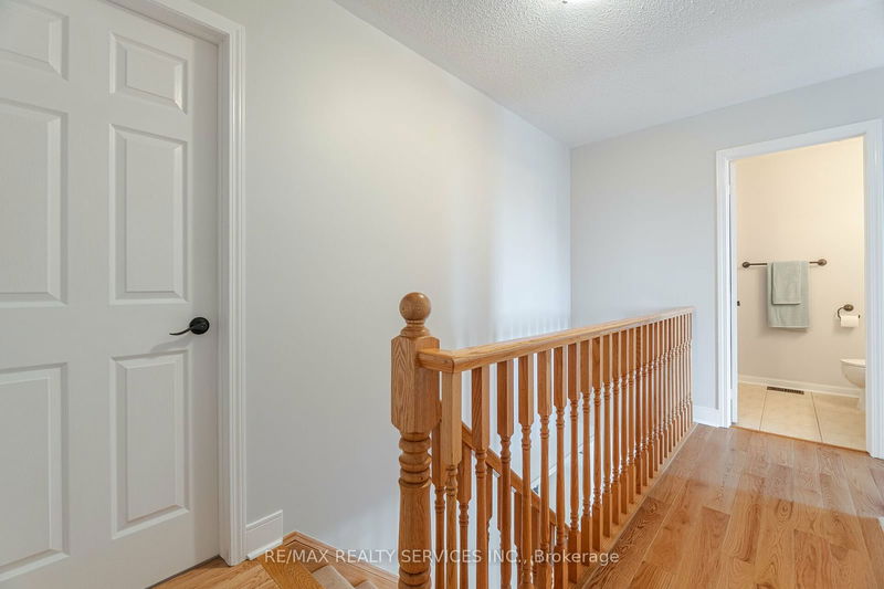 104 Decker Hollow Circ  Brampton, L6X 0L5 | Image 16