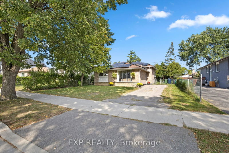 27 Blackbush Dr  Toronto, M9V 3N8 | Image 1