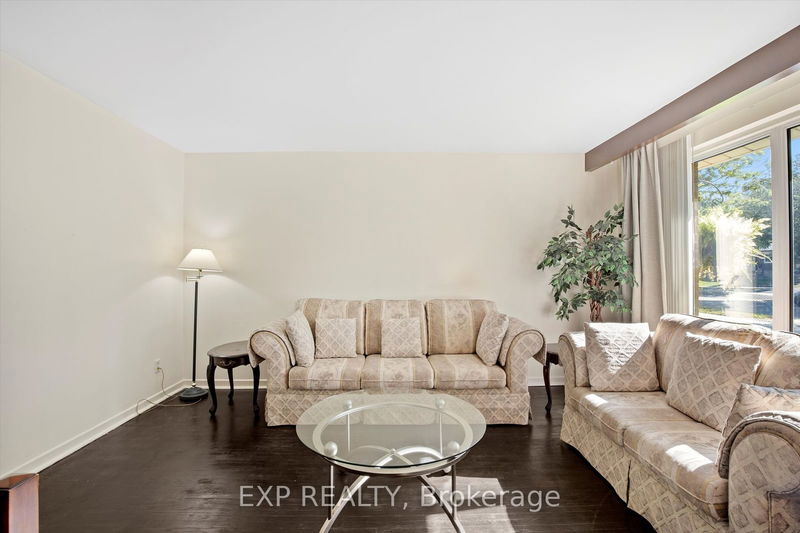 27 Blackbush Dr  Toronto, M9V 3N8 | Image 11