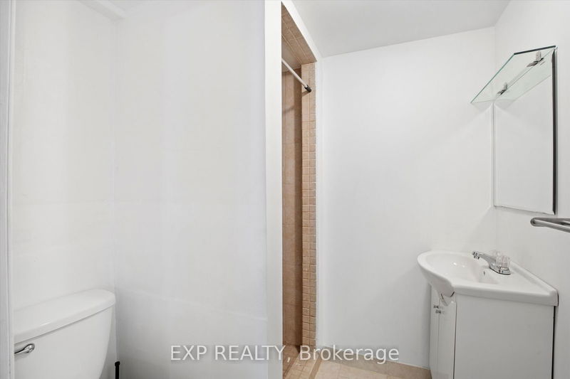 27 Blackbush Dr  Toronto, M9V 3N8 | Image 20