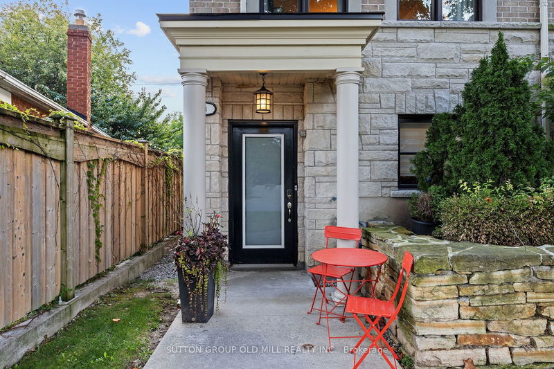 6B Acorn Ave  Toronto, M9B 0B7 | Image 2