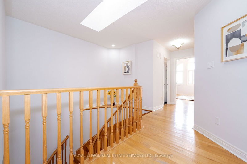 2249 Rockingham Dr  Oakville, L6H 6E7 | Image 17