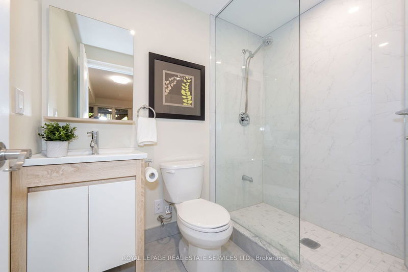 2249 Rockingham Dr  Oakville, L6H 6E7 | Image 31