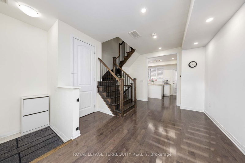 22 Caroline Carpenter Grve  Toronto, M3K 0B1 | Image 11