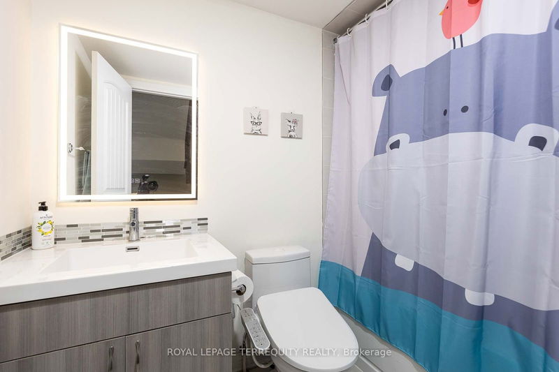 22 Caroline Carpenter Grve  Toronto, M3K 0B1 | Image 17