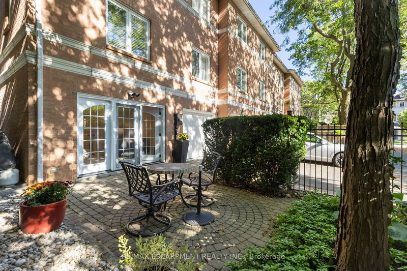 126 Brant St  Oakville, L6K 3X6 | Image 33