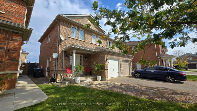 29 Dunure Cres  Brampton, L7A 2Y6 | Image 2