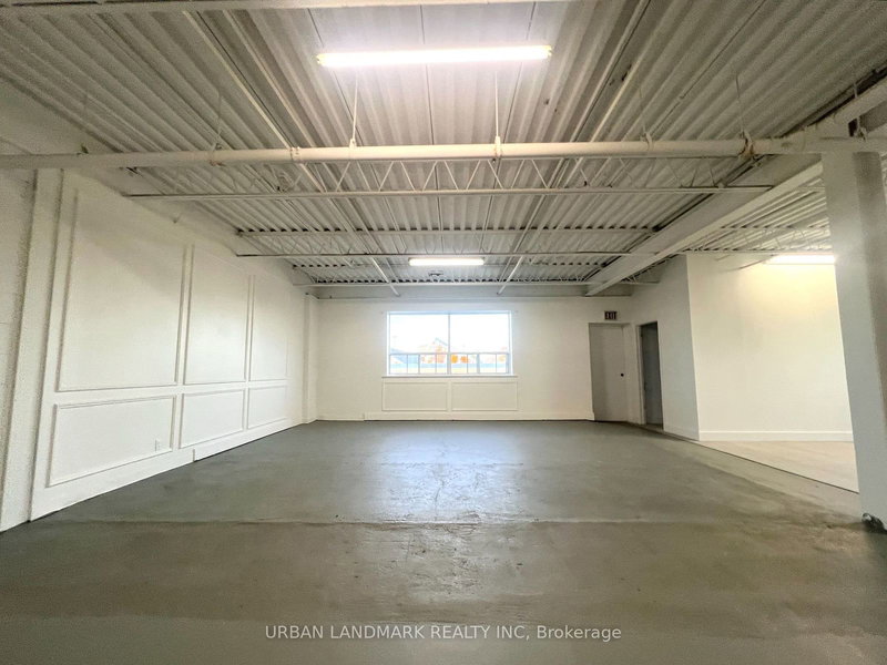 207 - 105 Brockhouse Rd, Toronto, M8W 2W8 | Image 2