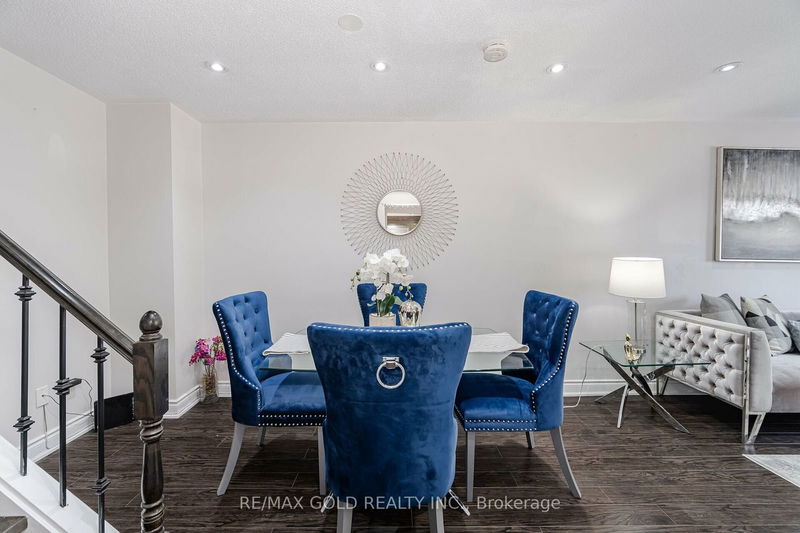 7502 Wrenwood Cres  Mississauga, L4T 2V7 | Image 5